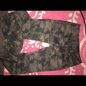 Maurice’s camo pants size Medium Regular